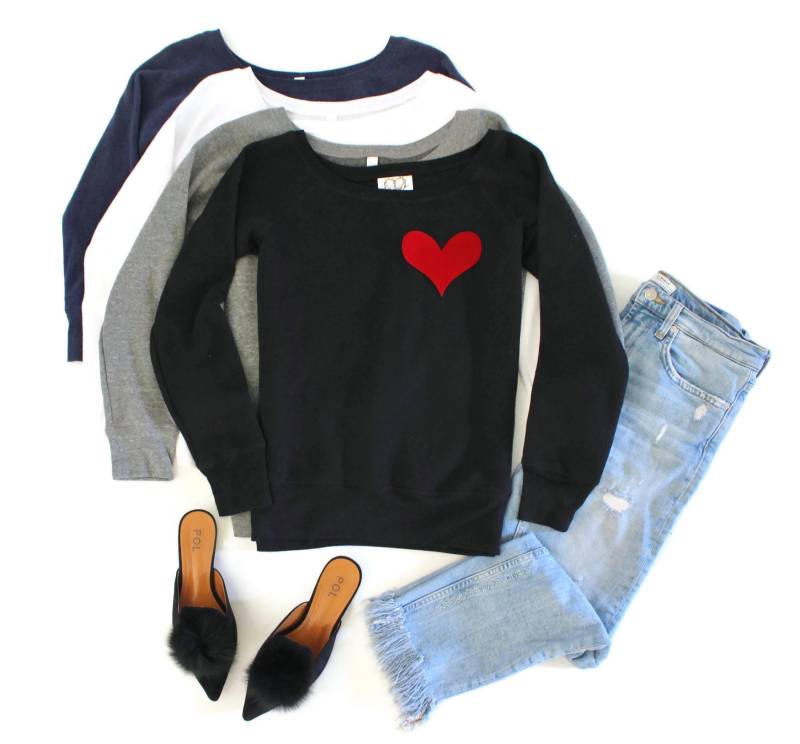 Valentinstag Shirt Frauen/Samt Herz Patch Schulterfrei Sweatshirt Ich Liebe Dich Geschenk Freundin von ShopLoveAndBambii