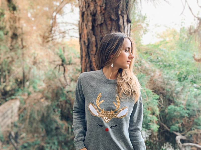 Weihnachts Ugly Weihnachten Pullover/Rentier Aufnäher Geschenk Für Frauen Sweatshirt Weg Von Der Schulter Urlaub Süsses Shirt von ShopLoveAndBambii