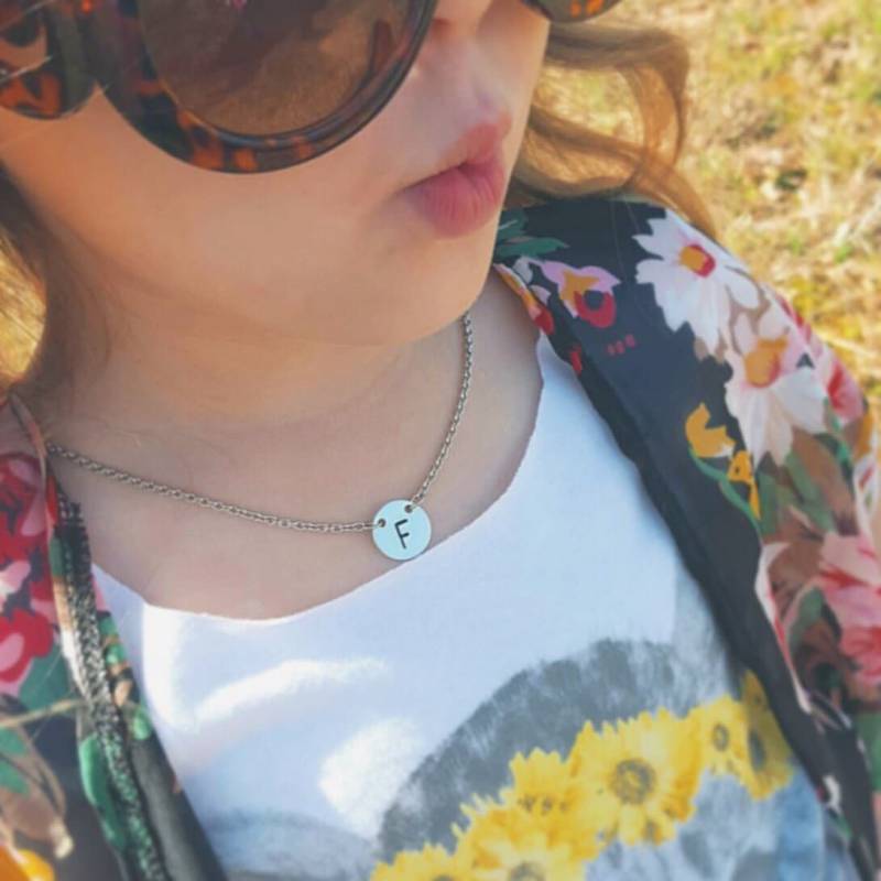 Liebe. Zeitraum. Handgestempelte Kreis Passende Mutter Tochter Halskette von ShopLoveandWar