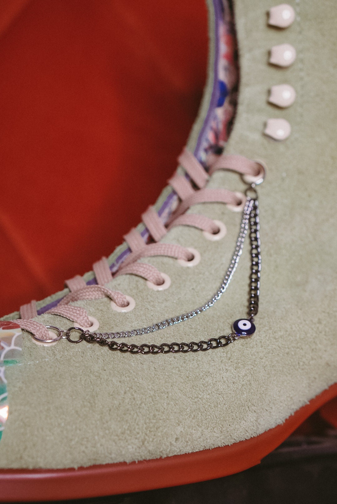 Rollschuh Zubehör - Lace Ösenkette Zweifarbige Silber/Gunmetal Evil Eye Kette Schuhkette Lacelet Rollschuh Zubehör - Lace Ösenkette Zweifarbige Silber/Gunmetal Evil Eye Kette Schuhkette Lacelet von ShopMainSqueezeCo