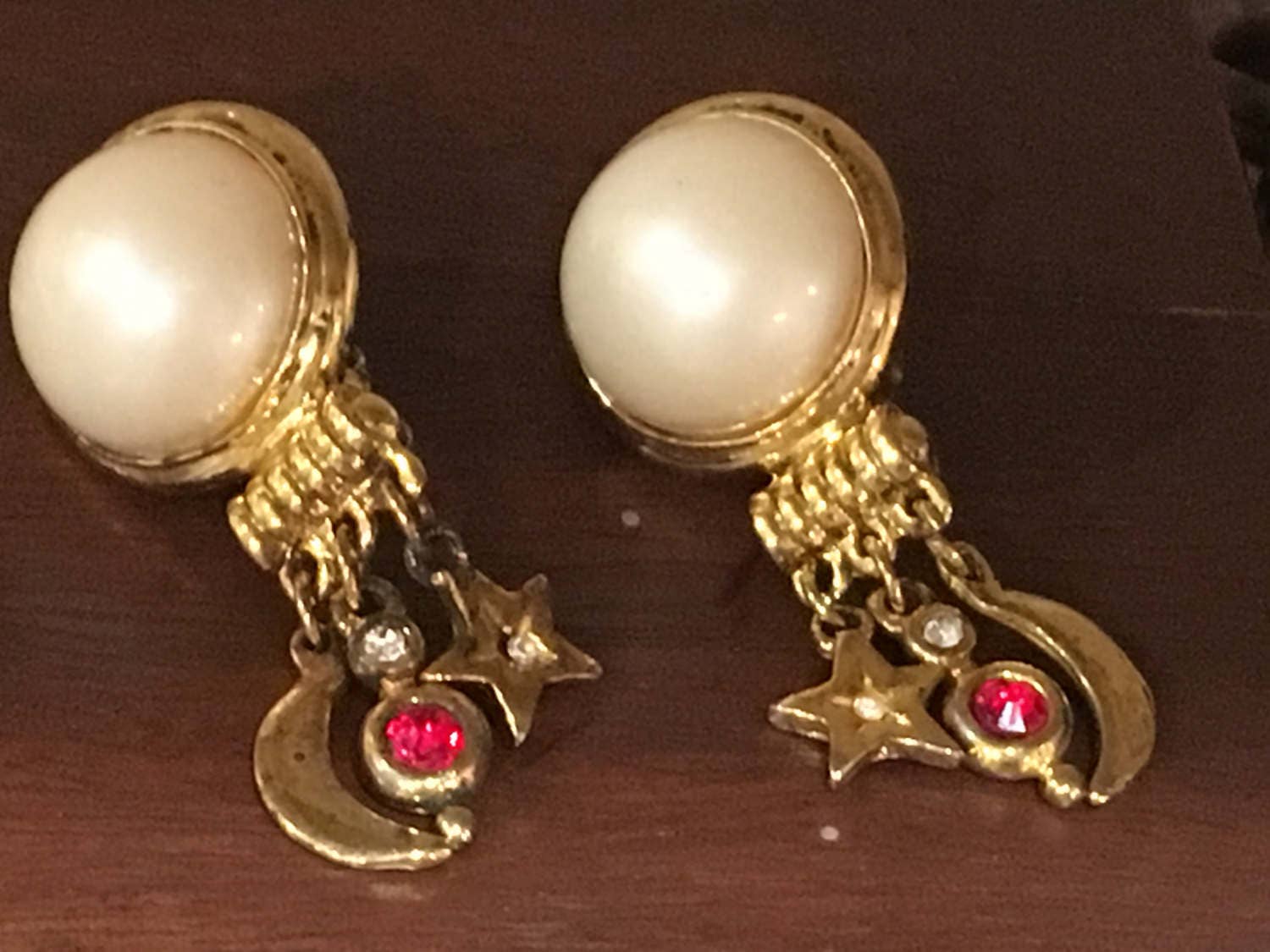 Jahrgang Faux Mabe Perle 1990 Clip Ohrringe Jahrgang Faux Mabe Perle 1990 Clip Ohrringe von ShopMarieFrance