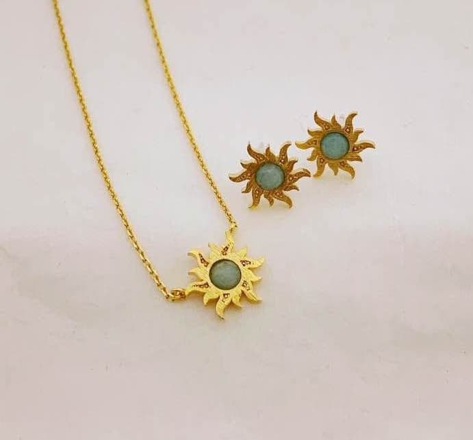 Gold Sun Stein Halskette Rosenquarz Ohrstecker Whimsigoth Zierliche Schmuck Set Chrysopras Ohrringe Rosa Blau Sonnen von ShopOrigamiJewels