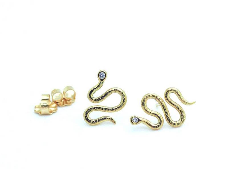 Schlange Ohrringe, 18K Gold, Diamant Gold Kleine Ohrstecker, Mismatched Solid Handgemachtes Geschenk Schlange Ohrringe, 18K Gold, Diamant Gold Kleine Ohrstecker, Mismatched Solid Handgemachtes Geschenk von ShopPaullaTewksbury