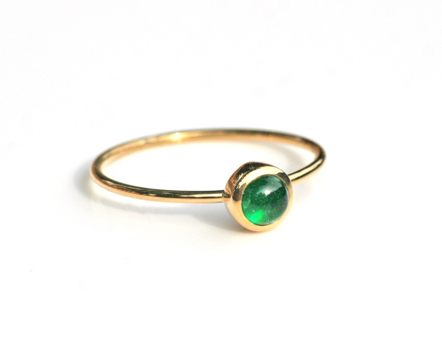Smaragd Ring Aus Massivem 14K Gold, Stapelring, Mai Geburtsstein, Natürlicher Solitär Ring, Geschenk Für Sie, Handgemachter Edelstein Smaragd Ring Aus Massivem 14K Gold, Stapelring, Mai Geburtsstein, Natürlicher Solitär Ring, Geschenk Für Sie, Handgemachter Edelstein von ShopPaullaTewksbury