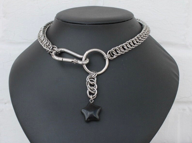 Chainmaille Necklace With Black Star Pendant & Carabiner, Handmade, Stainless Steel Chainmaille Necklace With Black Star Pendant & Carabiner, Handmade, Stainless Steel von ShopRoyaGems