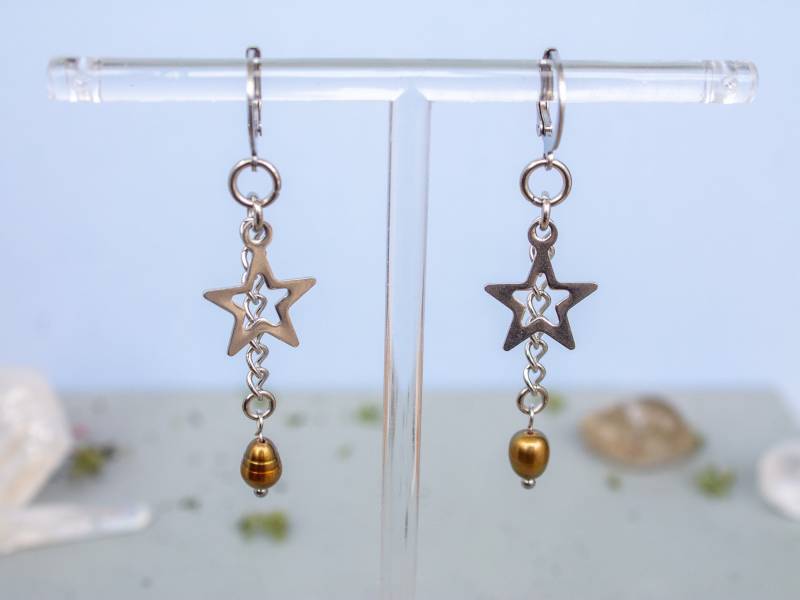 star Earrings With Golden Freshwater Pearls. Handmade By Small Business von ShopRoyaGems
