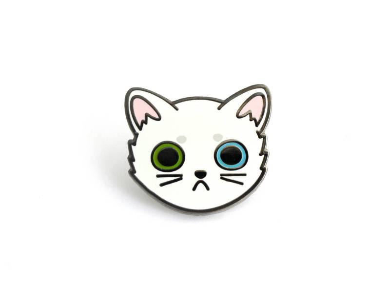 Weiße Katze Gesicht Pin Weiße Katze Gesicht Pin von ShopShoal