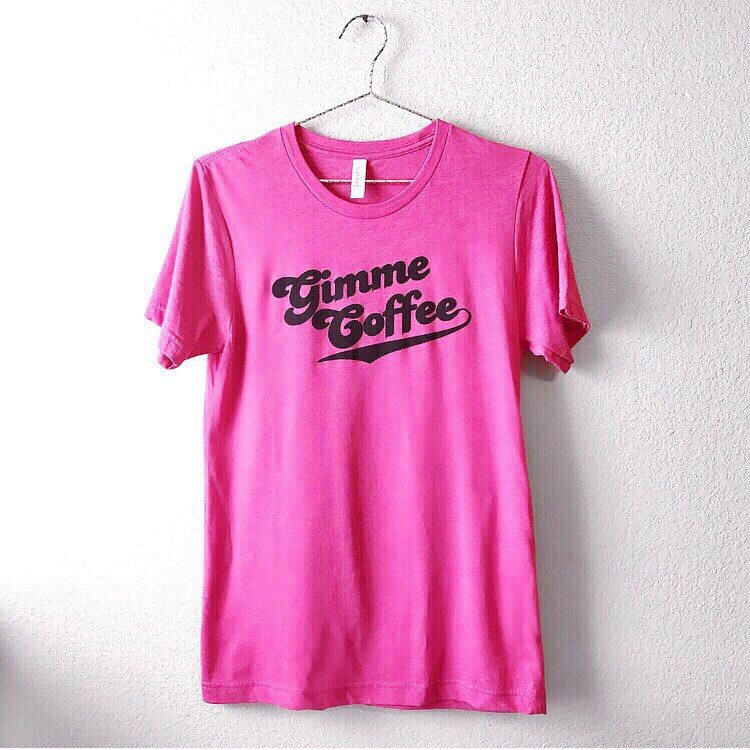 Kaffee-Shirt - Gib Mir Kaffee Kaffee-Shirt - Gib Mir Kaffee von ShopSouthernRose