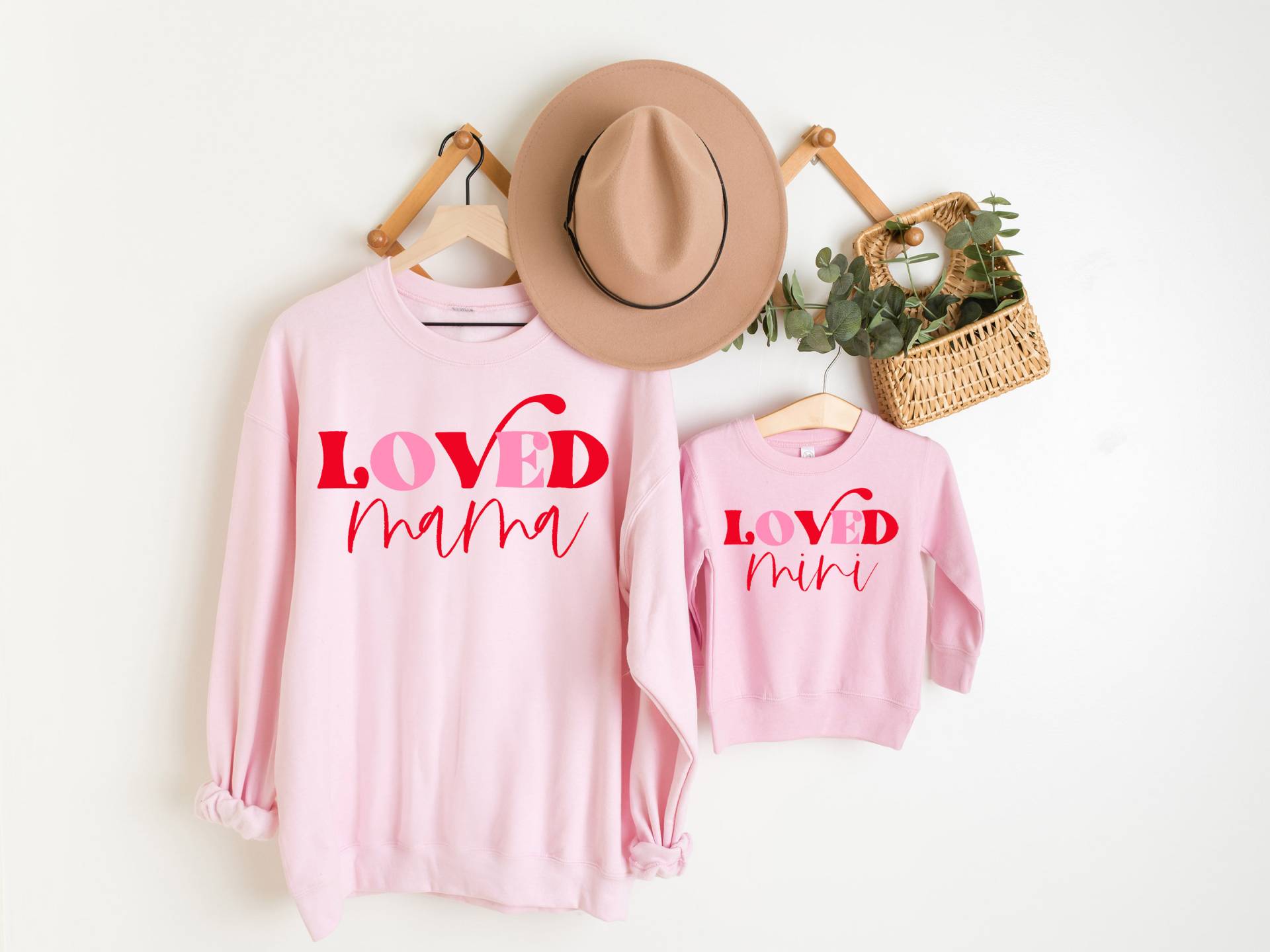 Passende Mommy & Me | Geliebte Mama || Mini Langarm Rundhalsausschnitt Fleece Sweatshirt Set von ShopSouthernSassUS