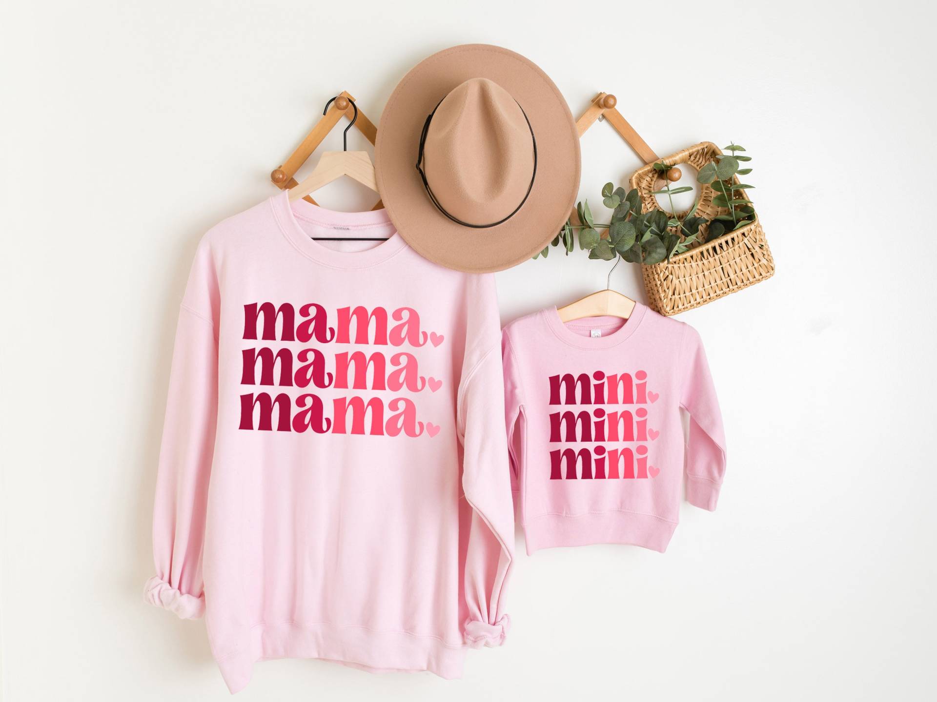 Passende Mommy & Me | Mama| Mini Retro| Langarm Rundhalsausschnitt Fleece Sweatshirt Set von ShopSouthernSassUS