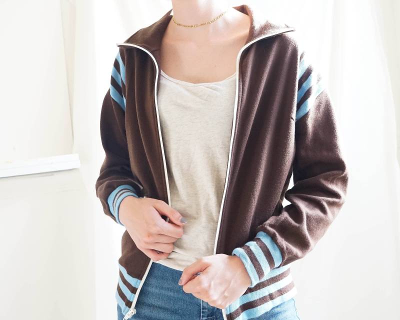 Vintage Jacke/70Er Jahre Sportswear Braun Mit Baby Blue Streifen Activewear Kleidung Damen von ShopTheUsual