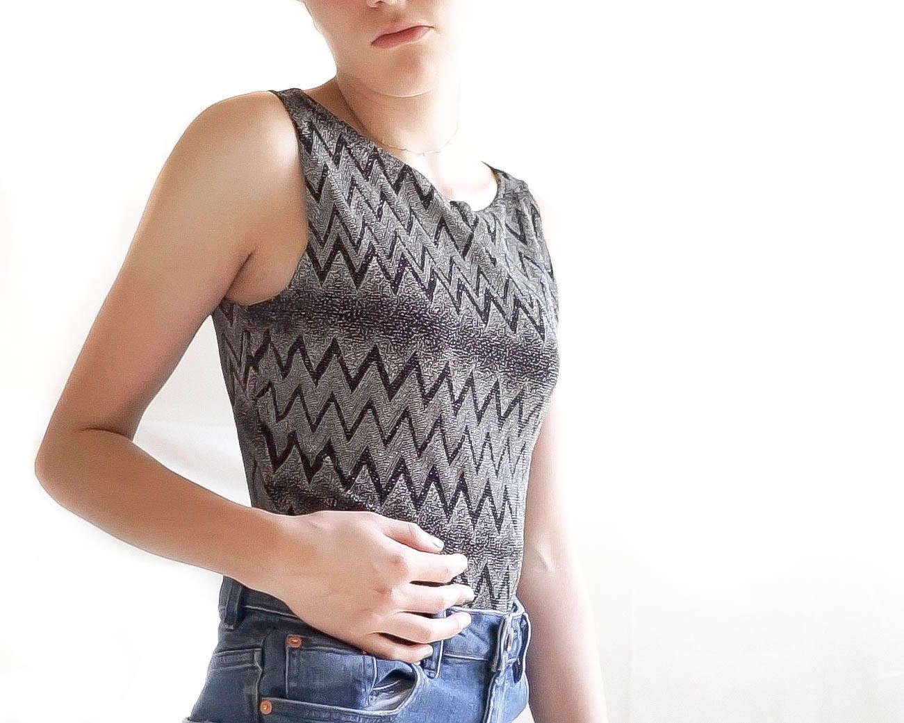 Vintage Tank Top/Sparkly Zig Zag 90Er Jahre Musik Festival Kleidung Schwarz Und Weiß Funkelt Tank-Top von ShopTheUsual