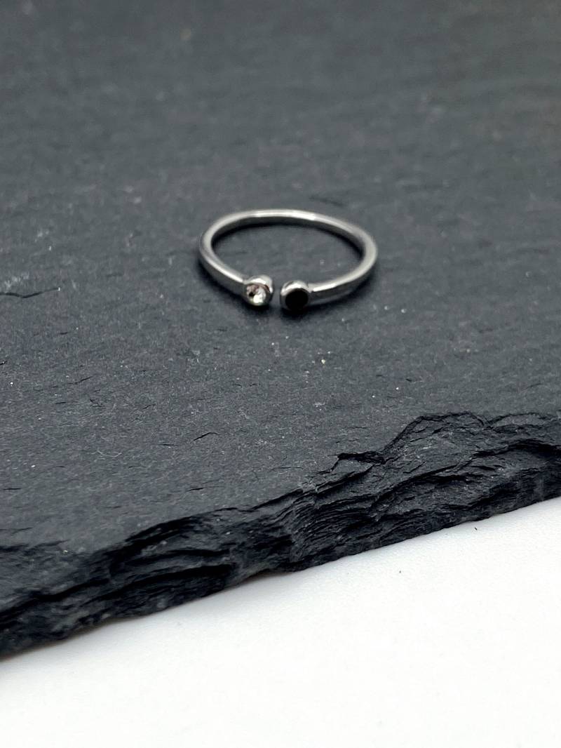 Onyx Und Kristall Midi Dünner Ring von ShopVelvetJewelry