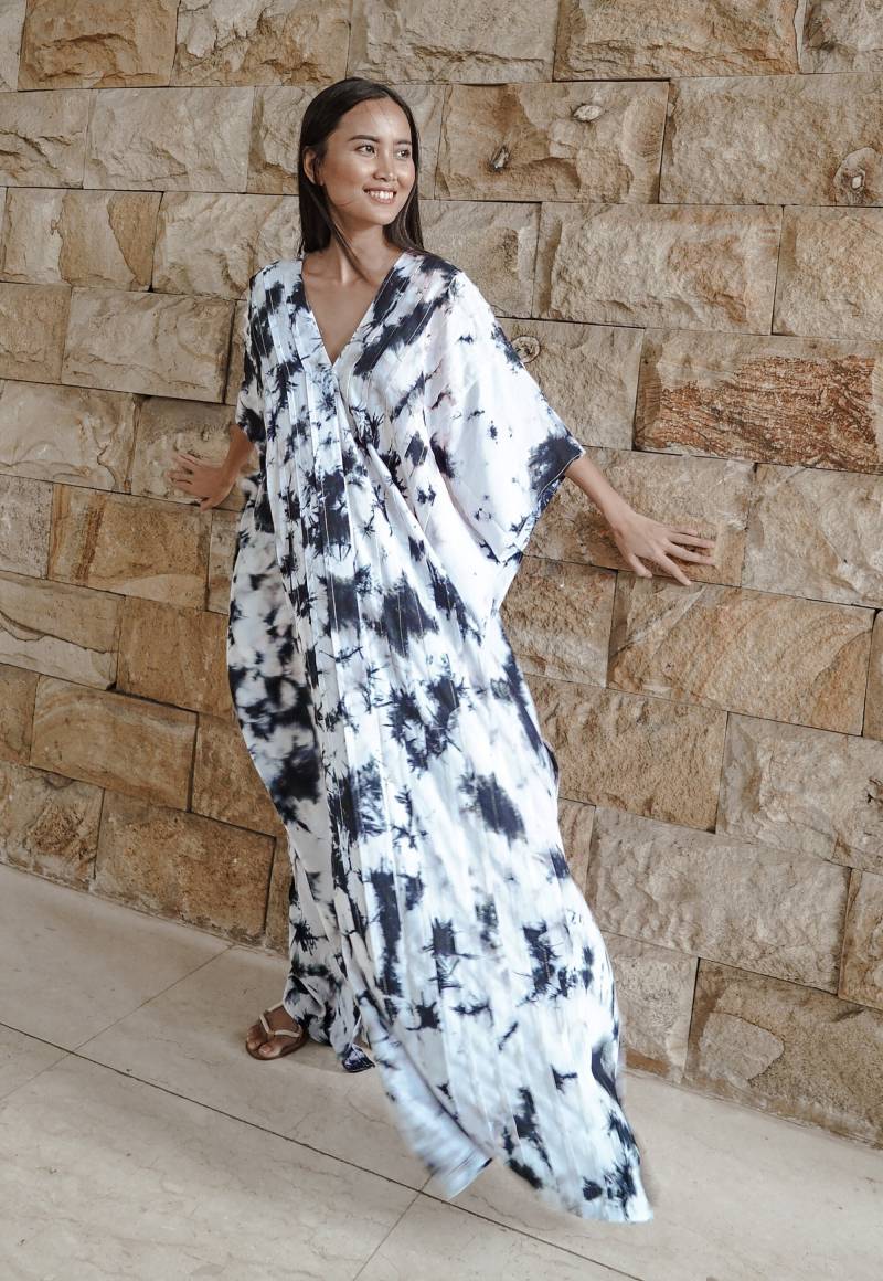 Weißer Kaftan Für Frauen Strand Coverup Tie Dye Sommerkleid Boho Mutterschaft Weiß Maxi Muslim Kleid Plus Size Geschenk Schwester Casual Sun Dress von ShopWanderBliss