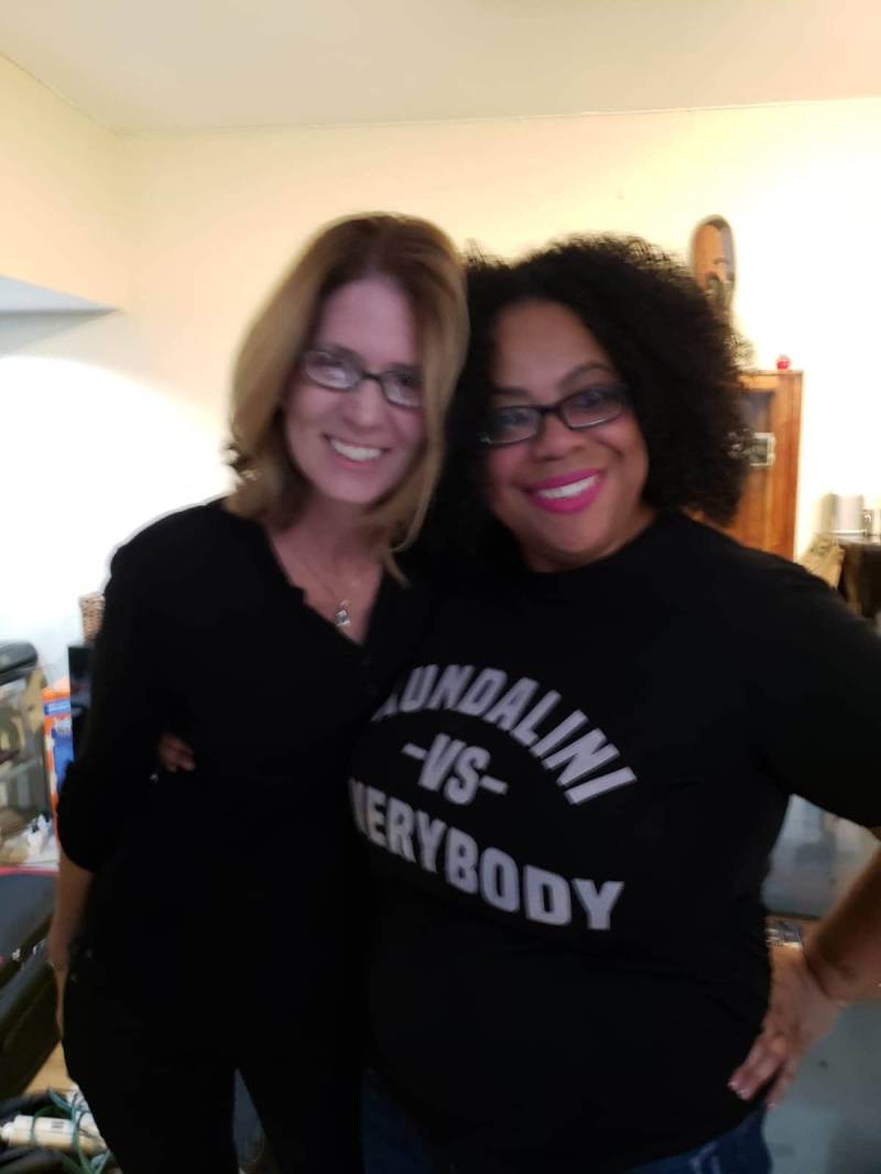 Kundalini Kleidung | Schwarzes Yoga T-Shirt Kundalini Kleidung | Schwarzes Yoga T-Shirt von ShopYogiDojo