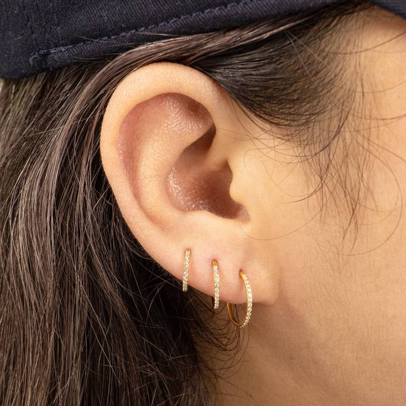Huggie Hoop Earrings, Dainty Pave Cz Helix Hoop, Cartilage Thin Earring, Tragus Stacking Set von AlinaChicJewelry