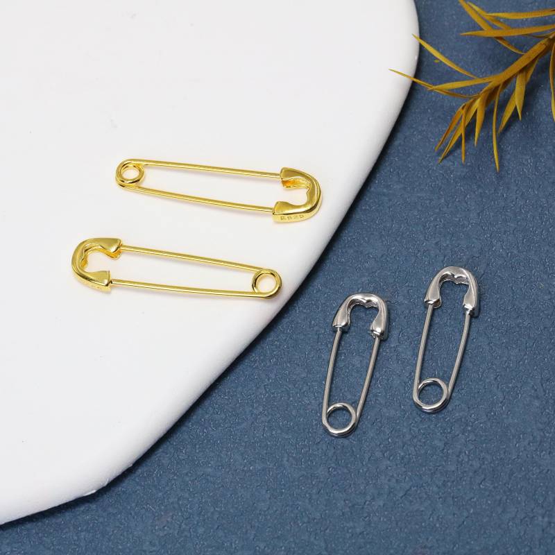 Safety Pin Hoop Earrings, 925 Silver Punk Gold Unisex Unique Statement Earrings von AlinaChicJewelry