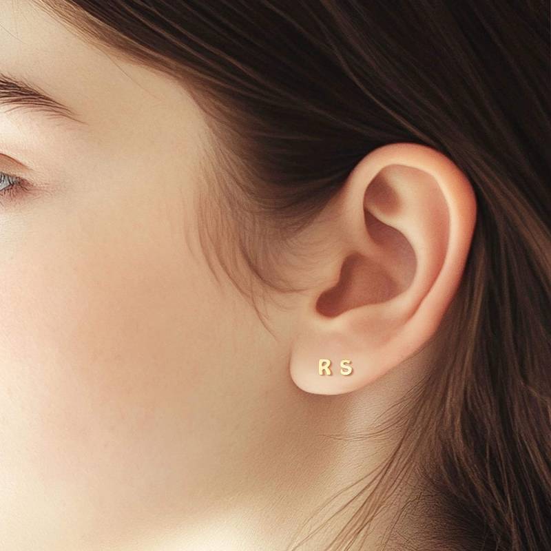 Tiny 14K Solid Gold Letter Earrings, Initial Stud Dainty Mini Name Studs, Small Cartilage von AlinaChicJewelry