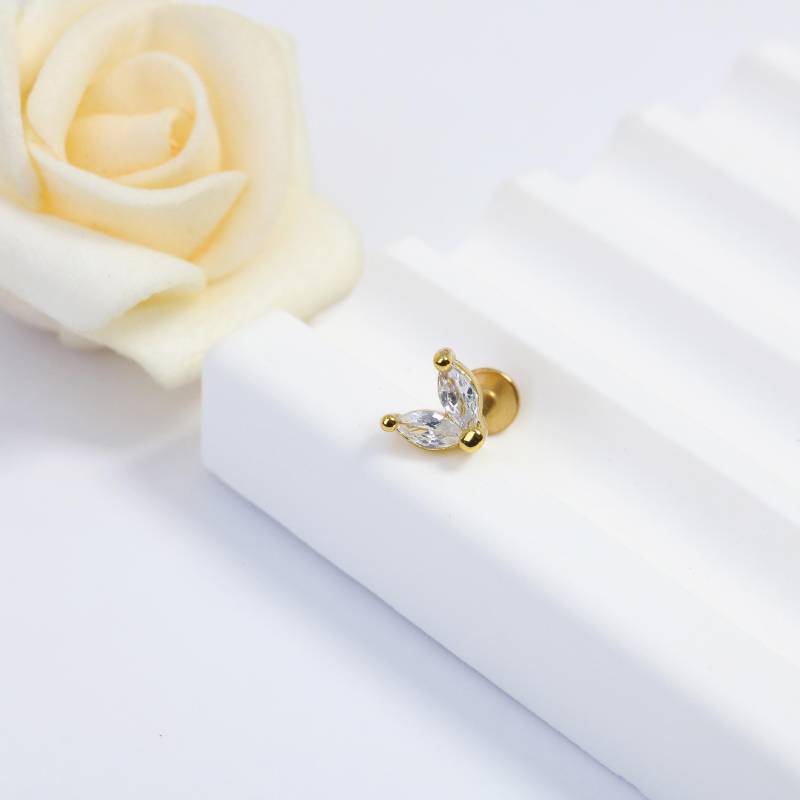 Tiny Cz Leaf Studs, Flat Back Stud, Conch Earring, Cartilage Helix Nose Tragus Dainty Gold Stud Earrings von AlinaChicJewelry