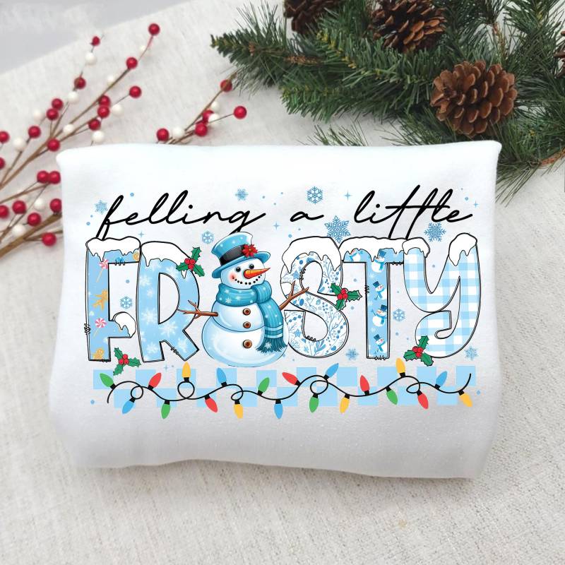 Feeling A Little Frosty Shirt, Lustiges Schneemann T-Shirt, Winter Frost Sweatshirt, Weihnachtslichter Pullover Geschenk von Shopbey