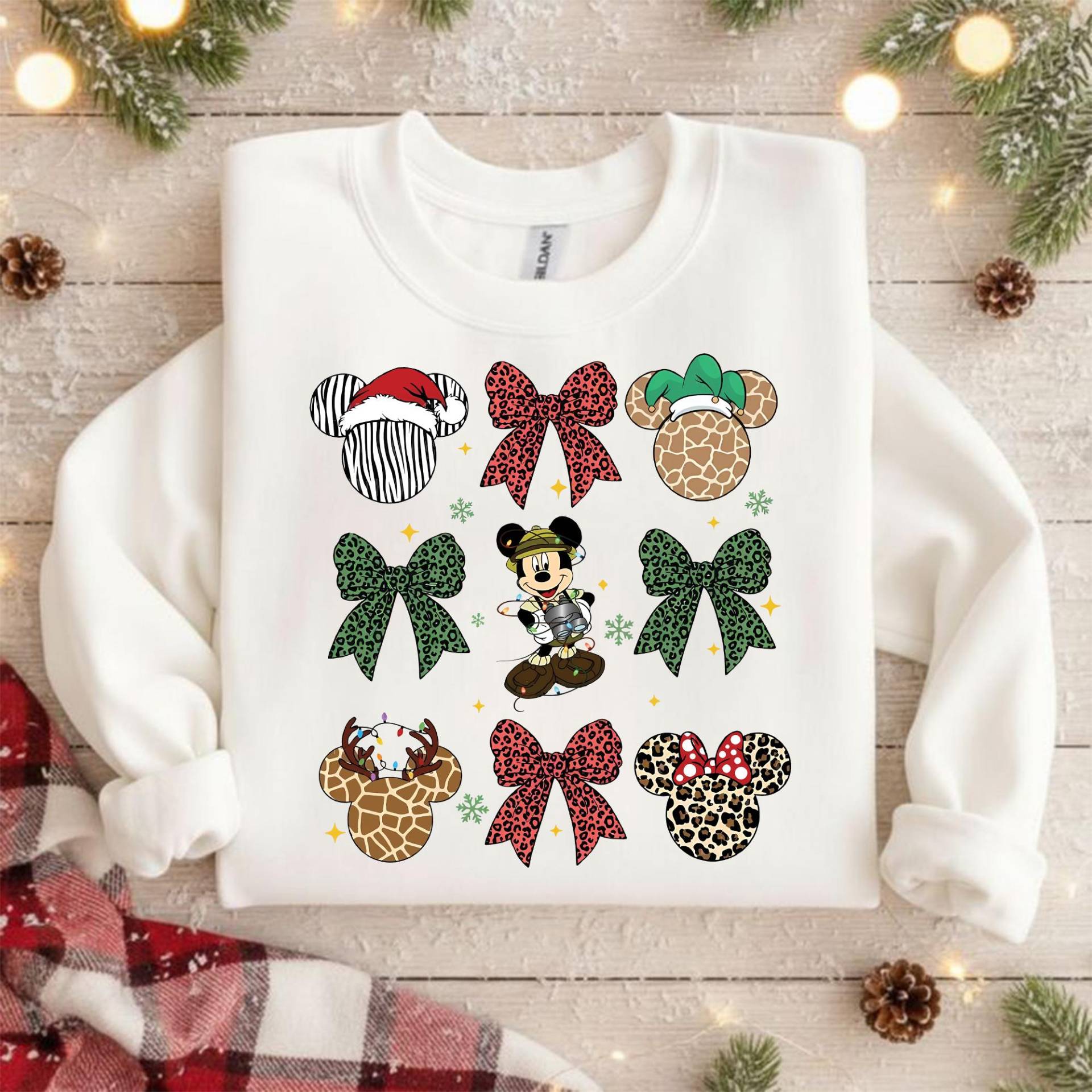 Safari Christmas Minnie Sweatshirt, Animal Print Bow T-Shirt, Mickey Cowboy Hoodie, Leopard Zebra Giraffe Xmas Pullover von Shopbey