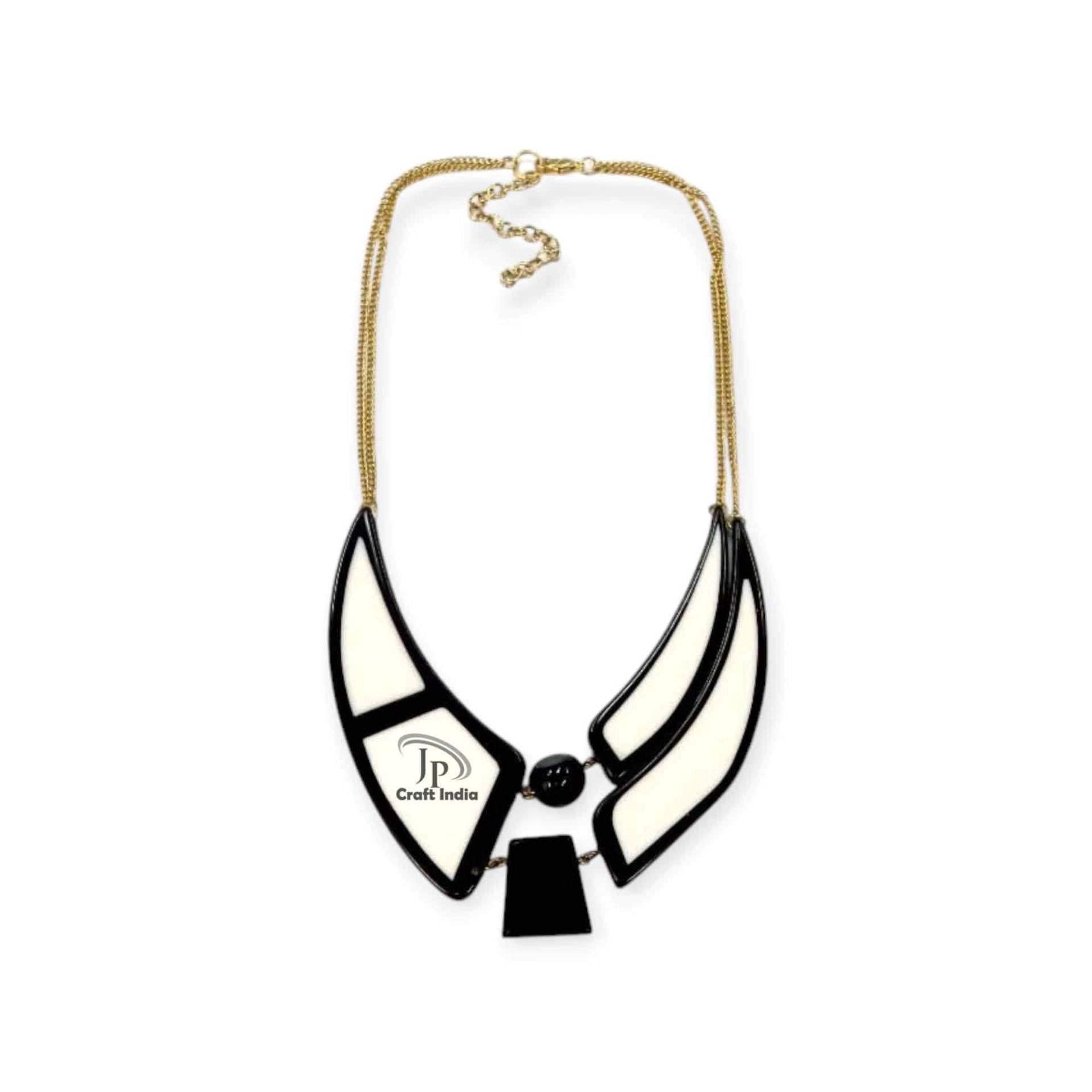 Resin Black & White Halsketten Set Mit Metall Kette | 6 Paar von ShopbyMoon