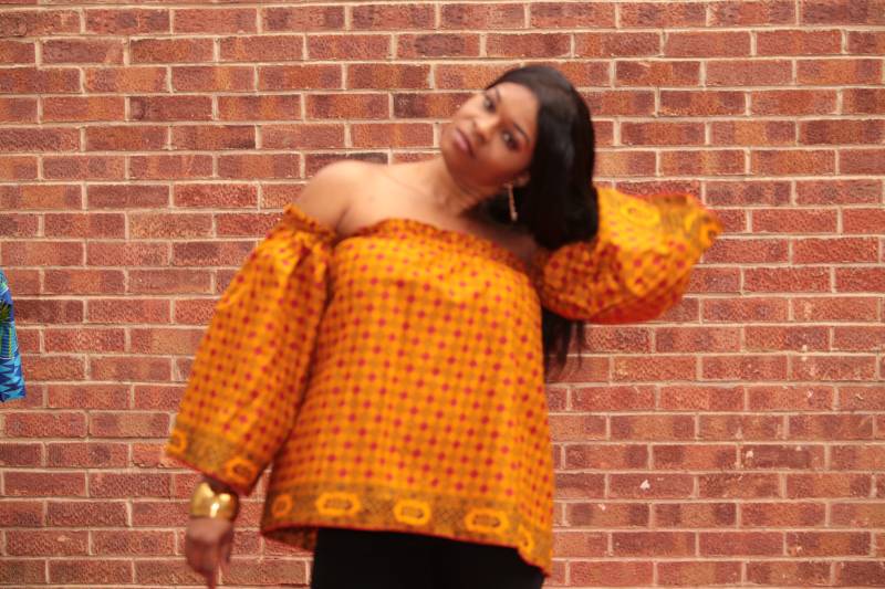 Verkauf Off Shoulder Ankara Top Verkauf Off Shoulder Ankara Top von Shoplatet