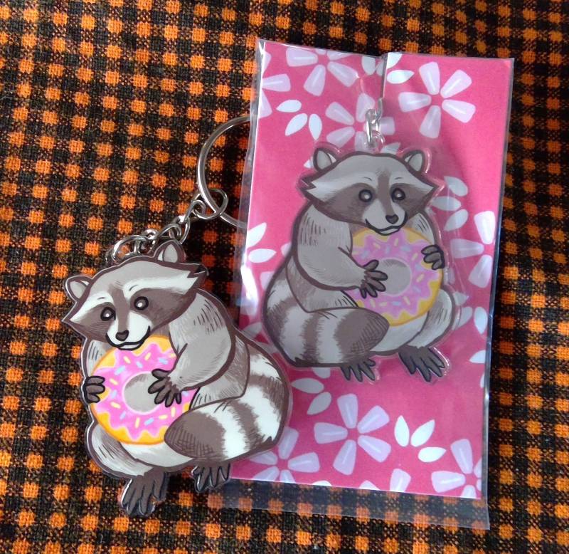 Sweet Critters Waschbär Acryl Schlüsselanhänger von ShoppeOfDoom