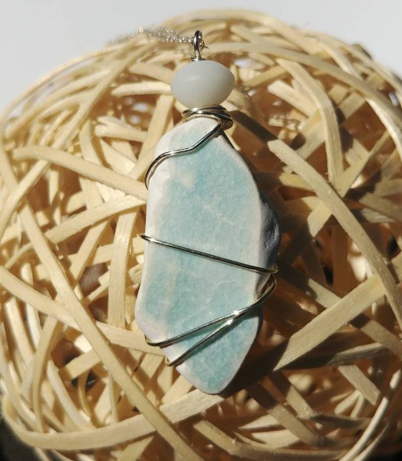 Echte Strand Sea Pottery Shard Längliche Weiß Mit Blau Grün Crazed Muster Draht Gewickelt Anhänger Weiße Glasperle Sterling Halskette Echte Strand Sea Pottery Shard Längliche Weiß Mit Blau Grün Crazed Muster Draht Gewickelt Anhänger Weiße Glasperle Sterling Halskette von ShorelineSecrets