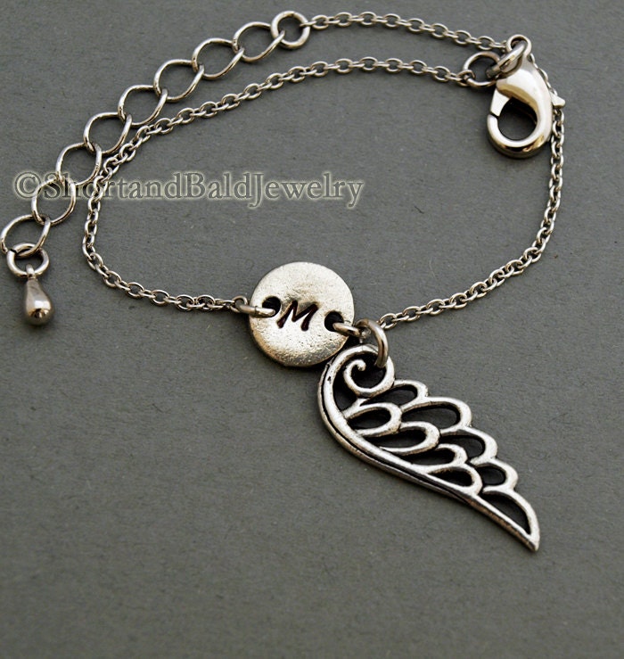 Bettelarmband, Engelsflügel, Altsilber, Initialarmband, Freundschaft, Mütter, Verstellbar, Monogramm von ShortandBaldJewelry