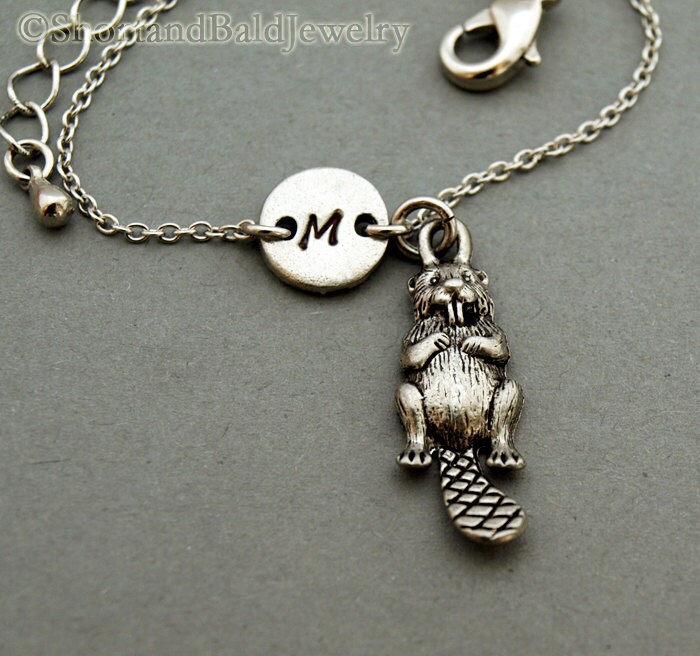 Biber Bettelarmband, Antik Silber, Initial Armband, Freundschaft, Mütter, Verstellbar, Monogramm von ShortandBaldJewelry