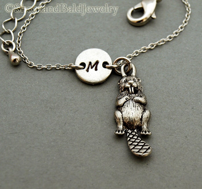 Biber Bettelarmband, Antik Silber, Initial Armband, Freundschaft, Mütter, Verstellbar, Monogramm von ShortandBaldJewelry