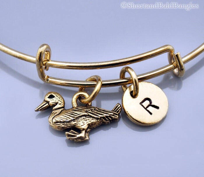 Ente Armband, Armreif, Gold Charm Schmuck, Expandable Personalisiertes Monogramm, Initial Armband von ShortandBaldJewelry