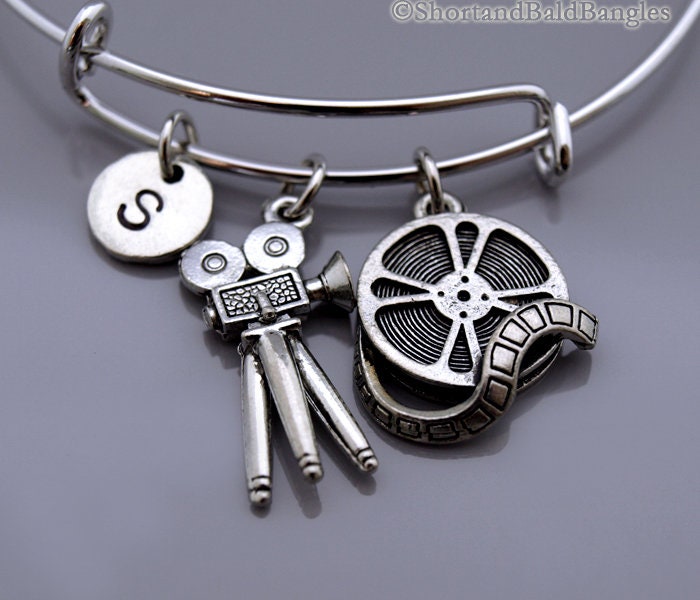 Film Kamera Armreif, Armband, Kamera, Filmrolle Filmrolle, Schüler, Initial Armband Film Kamera Armreif, Armband, Kamera, Filmrolle Filmrolle, Schüler, Initial Armband von ShortandBaldJewelry