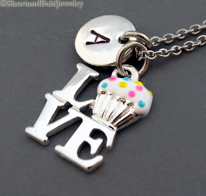 I Love Cupcake Halskette, Muffin Schmuck, Erste Hand Gestempelt, Personalisiert, Antikes Silber, Monogramm von ShortandBaldJewelry