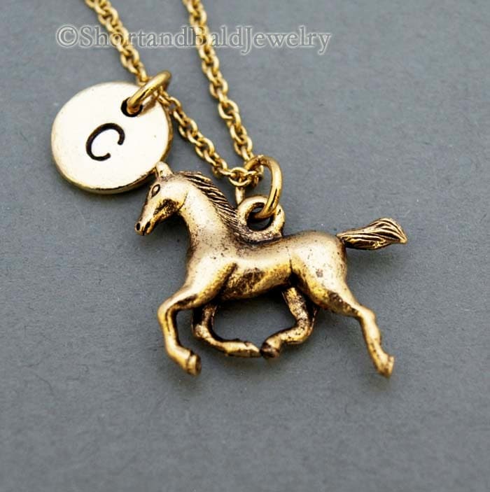 Pferd Halskette, Running Horse Antik Gold, Erste Hand Gestempelt, Personalisiert, Monogramm von ShortandBaldJewelry