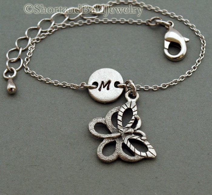 Schmetterling Bettelarmband, Antik Silber, Initial Armband, Freundschaft, Mütter, Verstellbar, Monogramm Schmetterling Bettelarmband, Antik Silber, Initial Armband, Freundschaft, Mütter, Verstellbar, Monogramm von ShortandBaldJewelry
