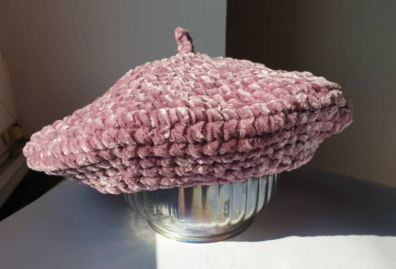 Baskenmütze Gehäkelt Samt Baskenmütze Gehäkelt Samt von ShortgingerCrochet