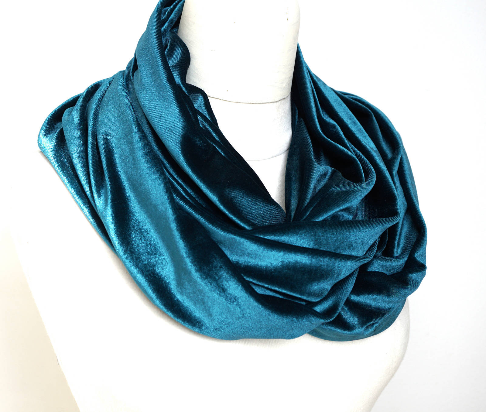 Frauen-Schal, Grüner Samt-Schal, Herbst-Geschenk-Schal, Kreis-Schal, Winter-Schal von ShoshkaBoutique