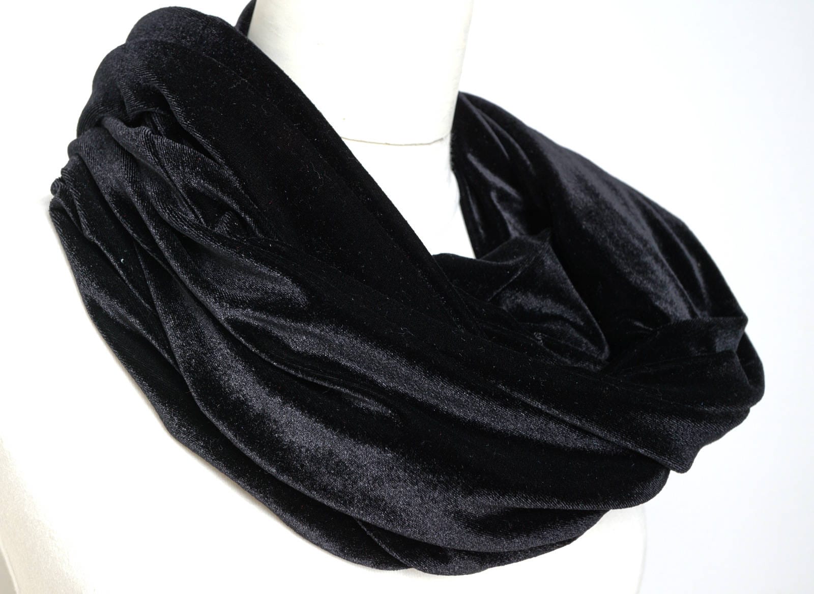 Samt Schal Aus Schwarzem Samt Infinity Schal, Frauen, Erwachsene, Kreis Winter Herbst Geschenk von ShoshkaBoutique