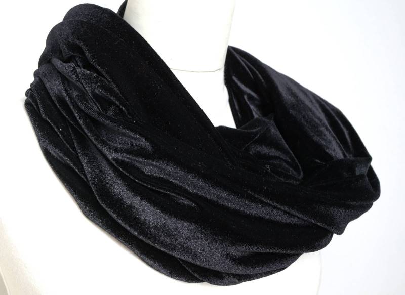 Samt Schal Aus Schwarzem Samt Infinity Schal, Frauen, Erwachsene, Kreis Winter Herbst Geschenk Samt Schal Aus Schwarzem Samt Infinity Schal, Frauen, Erwachsene, Kreis Winter Herbst Geschenk von ShoshkaBoutique