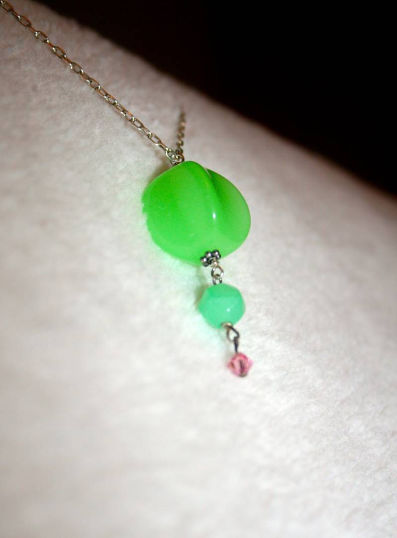 Kette in 925Er Silber Mit Grün Und Rosa Swarovski Anhänger von ShowMeBeautiful