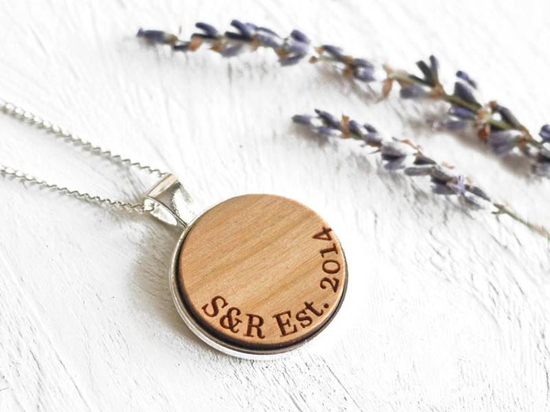 Angepasste Halskette Gravierte Jahrestag - Geschenke Für Sie Personalisierte Paare Initialen Hochzeitshalskette Braut Brautjungfer Schmuck von ShowstopperSupplies