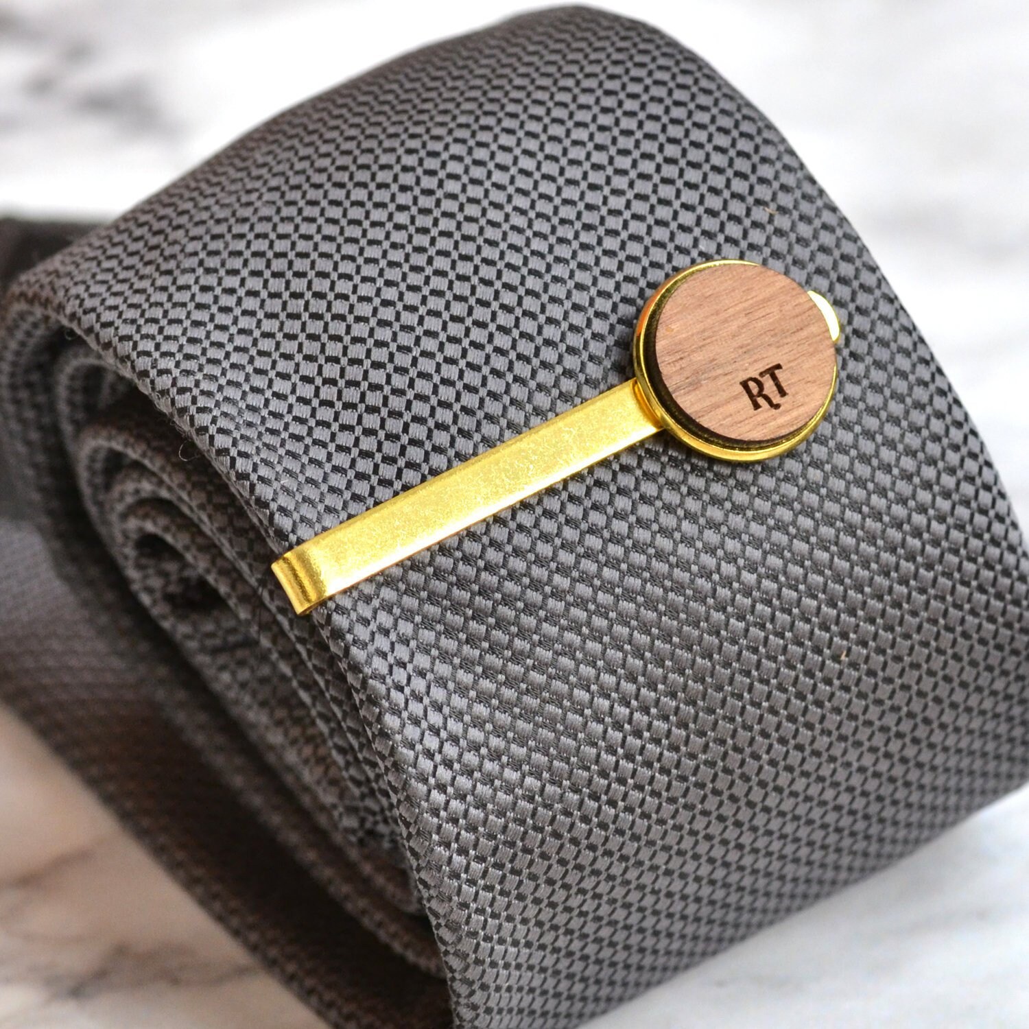 Dezente Personalisierte Krawattenklammer - Trauzeugin Geschenk Trauzeuge Geschenke Jahrestag Hochzeitskrawattenklammer von ShowstopperSupplies