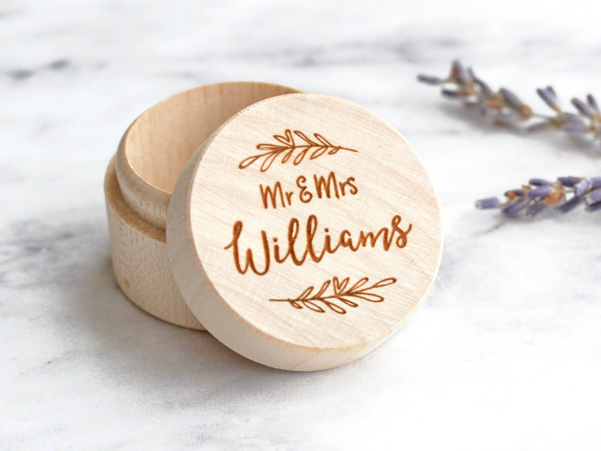 Hochzeit Ring Box Holz - Mit Gravur Individuell Gestanzte Aus Verlobung Geschenk Rustikal von ShowstopperSupplies