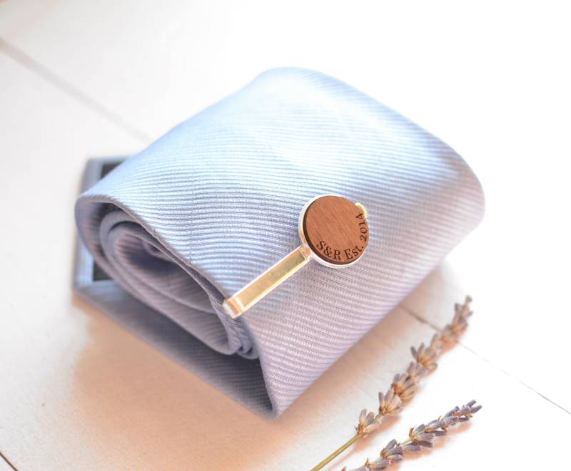 Krawattenklammer - Hochzeit Personalisierte Paar Initialen Geschenk Für Den Bräutigam Jahrestag Trauzeugen Geschenke von ShowstopperSupplies