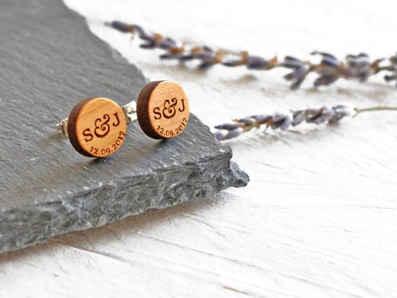 Personalisierte Ohrringe - Individuell Gravierte Ohrstecker Holz Ohrring Geschenk Für Sie Paare Initialen Besonderes Datum Hochzeit von ShowstopperSupplies