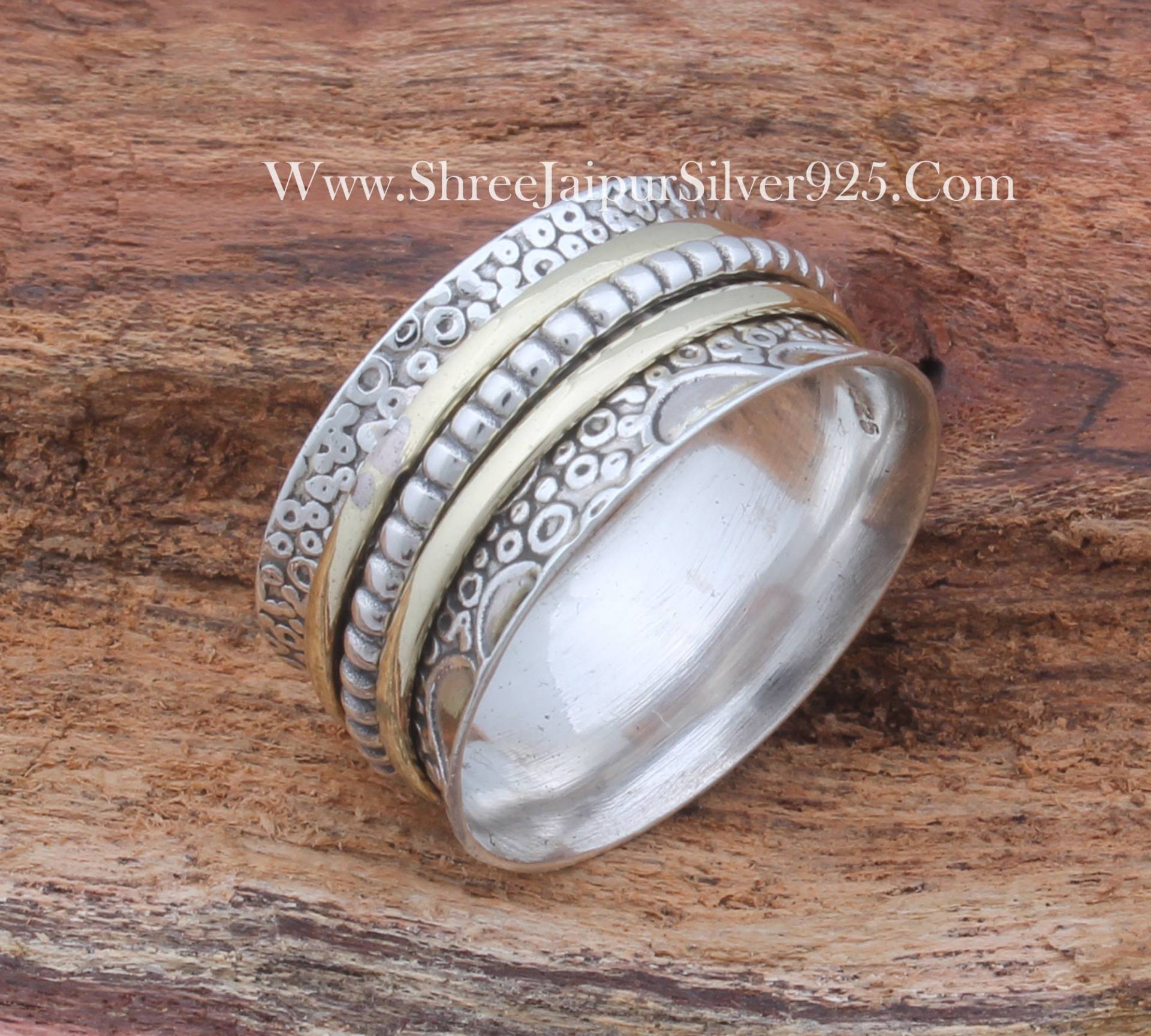 Massiver 925Er Sterlingsilber-Designer-Band-Spinner-Ring Für Frauen, Handgemachter Zweifarbiger Oxidierter Gravierter Bandring Massiver 925Er Sterlingsilber-Designer-Band-Spinner-Ring Für Frauen, Handgemachter Zweifarbiger Oxidierter Gravierter Bandring von ShreeJaipurSilver925