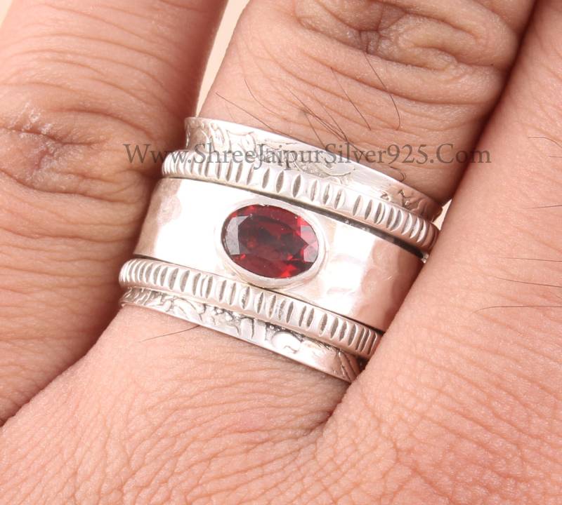 Natürliche Granat Oval Cut Band Solid 925 Sterling Silber Spinner Ring Für Frauen, Handgemachte Gehämmert Fidget Jubiläum Geschenke von ShreeJaipurSilver925