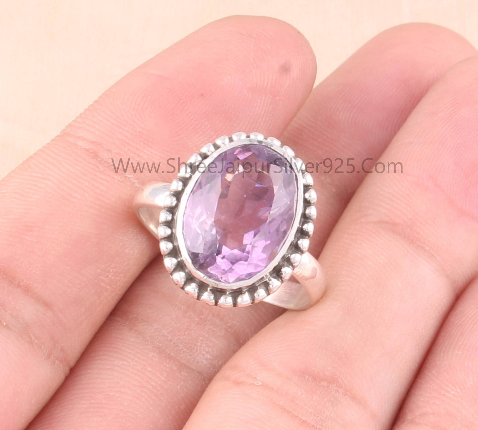 Natürlicher Amethyst-Ovalschliffstein Aus Massivem 925Er-sterlingsilber Für Frauen, Handgefertigter Silber-Designerring Hochzeitstag, Geschenkidee von ShreeJaipurSilver925